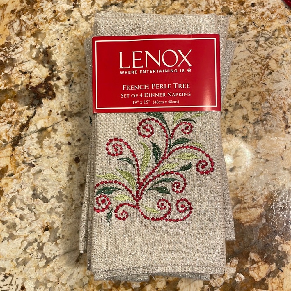 LENOX  French Perle Tree Christmas Dinner Napkins